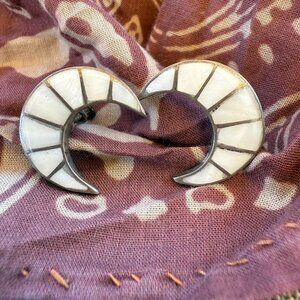 xVintage Sterling Silver Channel Inlay Mother-of-Pearl Screw Back Earrings